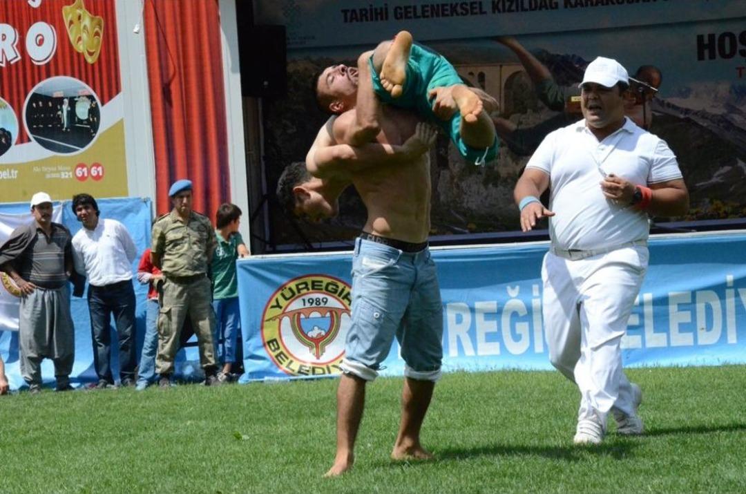 Tarihi Kızıldağ G&uuml;reşleri'ne 480 Sporcu Katıldı