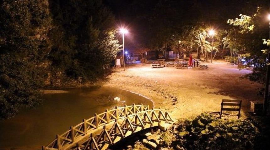 Erfelek Şelalesi Aydınlandı