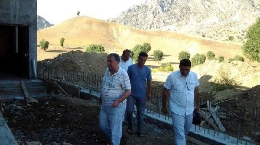 Milli Eğitim M&uuml;d&uuml;r&uuml; &Ouml;zkan, Okul İnşaatlarını İnceledi