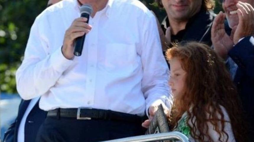 Minik Yaren Tayyip Dedesi İle 6 Yıl Sonra Yeniden Buluştu