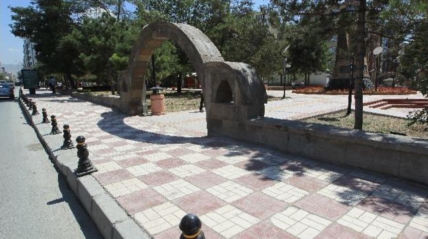 Kurtuluş Parkı Baştan Sona Yenilendi