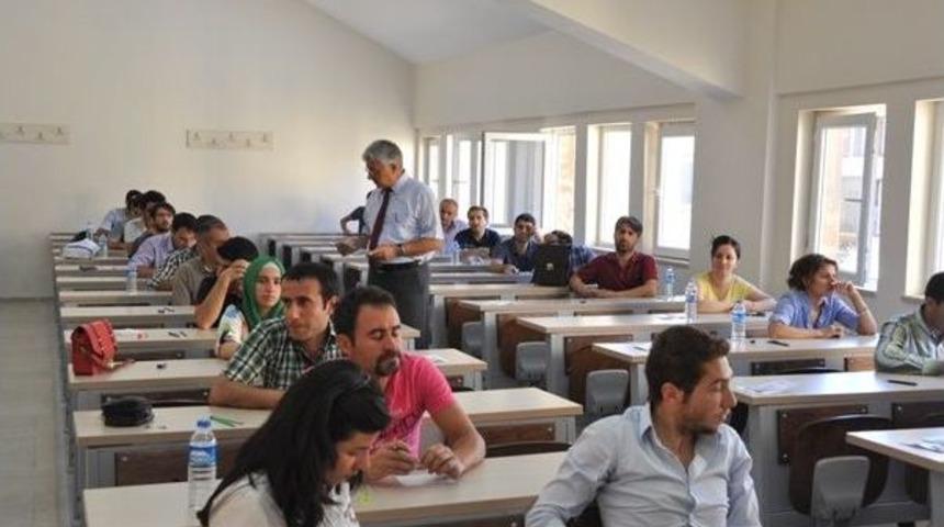 Mş&uuml;&rsquo;de K&uuml;rt Dili Ve K&uuml;lt&uuml;r&uuml; Anabilim Dalı Y&uuml;ksek Lisans Giriş Sınavı Yapıldı