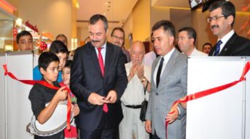 İzciler, Ebru Sanatı Sergisi A&ccedil;tı