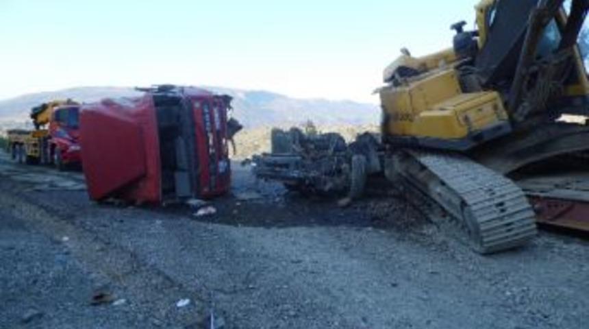 Kazada Yaralanan Tır S&uuml;r&uuml;c&uuml;s&uuml; Hayatını Kaybetti