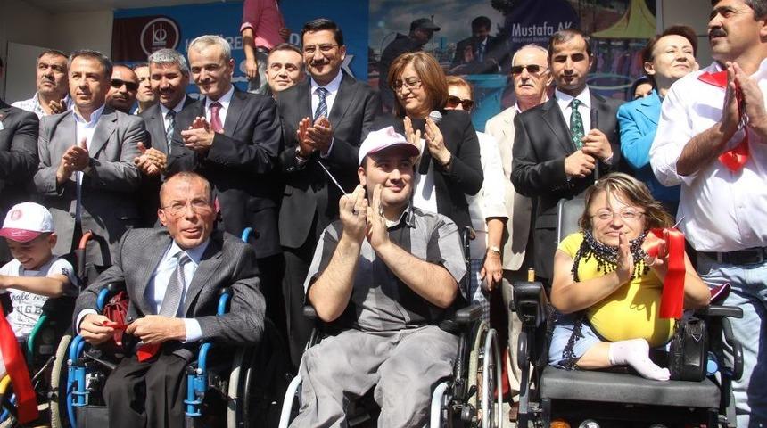 Bakan Şahin'in Katıldığı 'Engelsiz Park' A&ccedil;ılışına Engelli Vatandaş Damga Vurdu