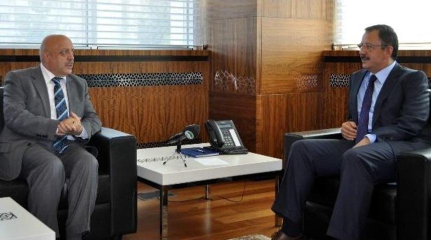 Hak-iş Genel Başkanı Arslan, Özhaseki'yi Ziyaret Etti