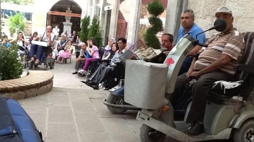 Engellilere Kur&rsquo;an-ı Kerim Ziyafeti