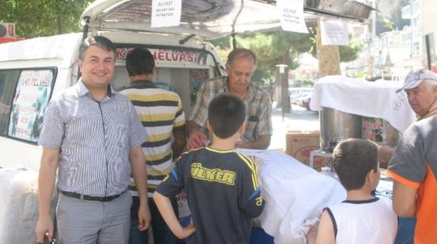 &Ouml;demişli Avukat Geleneksel Kar Helvası Hayrını Bu Yılda S&uuml;rd&uuml;rd&uuml;