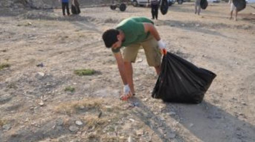 Personelden G&ouml;n&uuml;ll&uuml; Temizlik