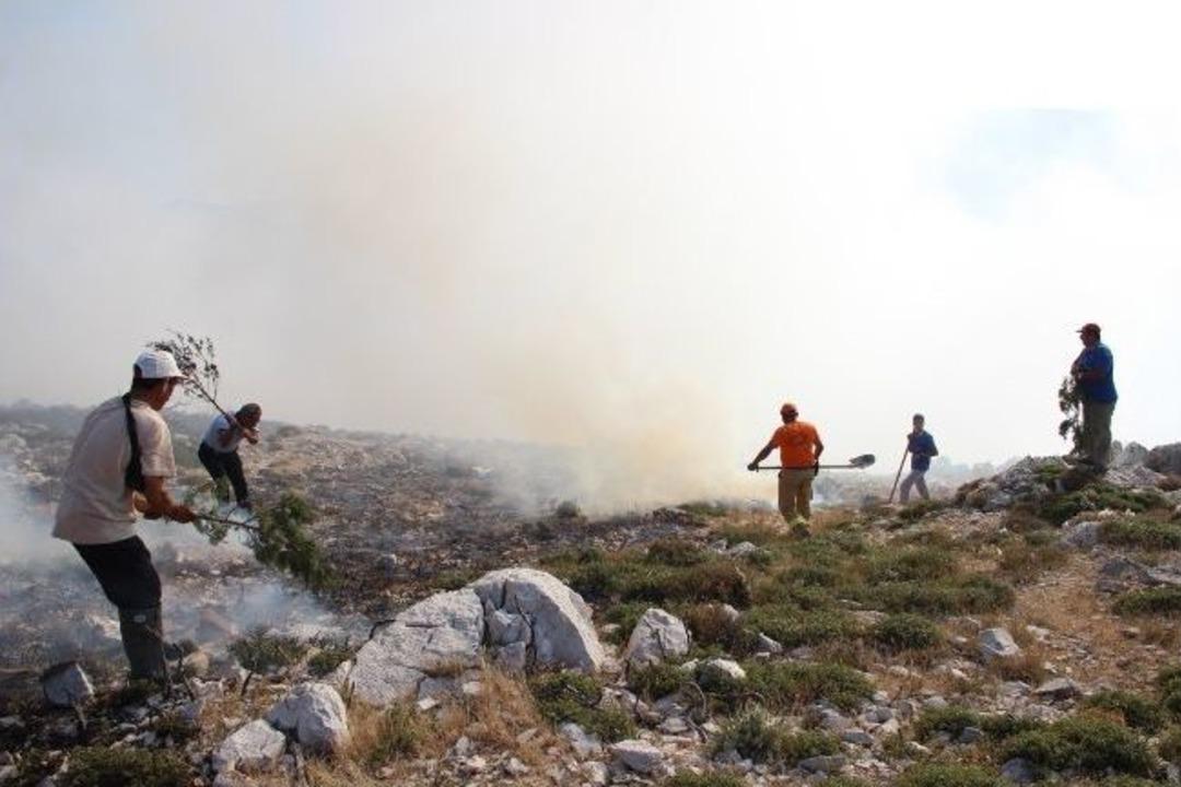 Karaburun &Ccedil;&ouml;pl&uuml;ğ&uuml; Alevlere Teslim Oldu