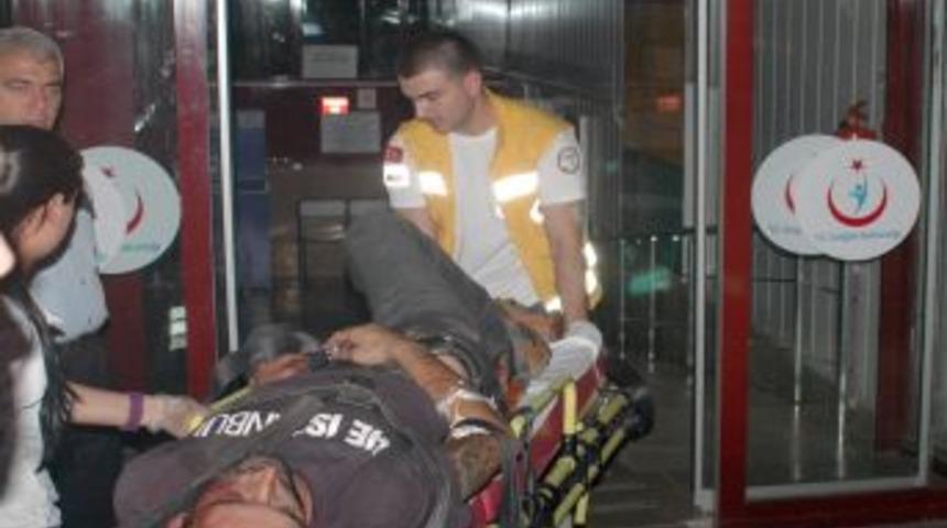 Polisten Ka&ccedil;an Otomobilden Yaralı &Ccedil;ıktı