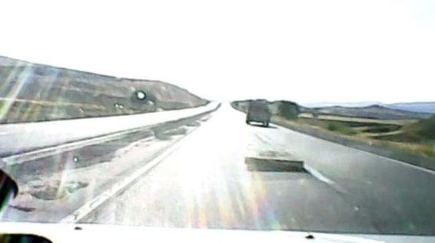 Yozgat&rsquo;ta Seyir Halindeki Ara&ccedil;tan D&uuml;şen Cisim Kazaya Yol A&ccedil;tı