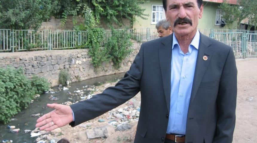 Kent Merkezinden Ge&ccedil;en Dere Tehlike Sa&ccedil;ıyor