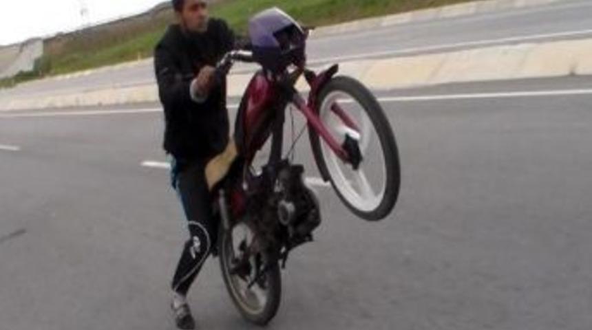 &Ccedil;ift Şeritli Yolda Tehlikeli S&uuml;r&uuml;ş