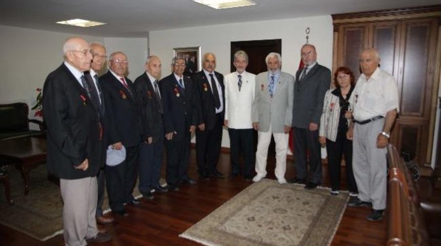 İstiklal Madalyalı Gaziler, Başkan Tuna&rsquo;yı Ziyaret Etti