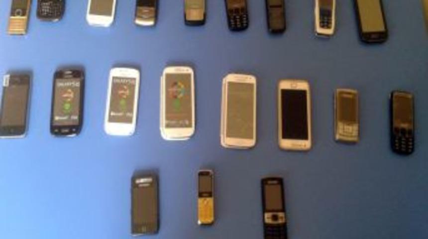 Polis Ka&ccedil;ak Telefon Avında