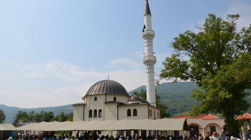 Karabağ&rsquo;da Yeniden Inşa Edilen Bio&ccedil;e Camii Ibadete A&ccedil;ıldı