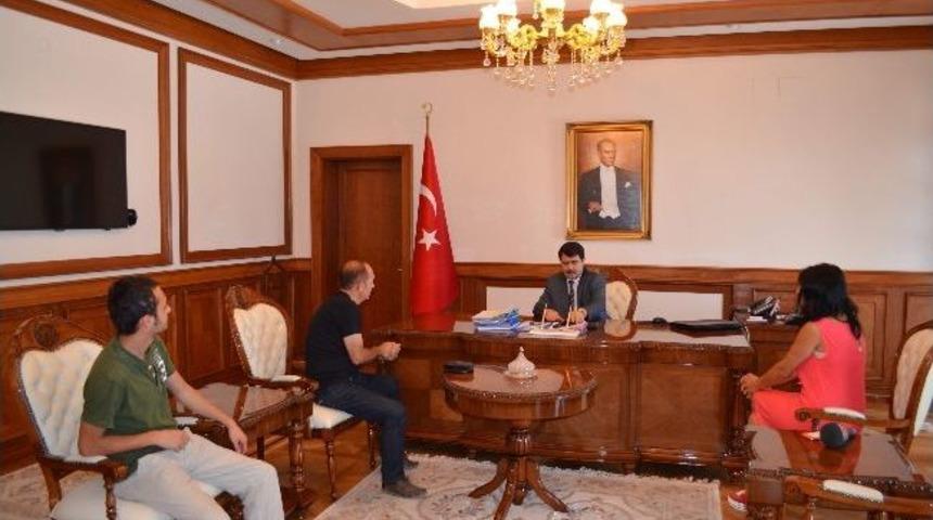 Vali Şahin Tv Programına Katıldı