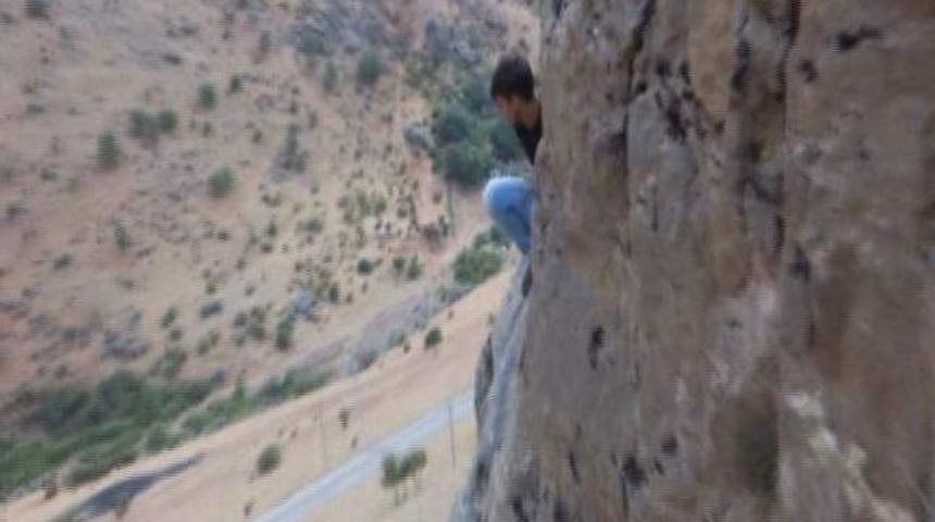 İddiaya Girip Kayalıklara &Ccedil;ıktı Bir Daha İnemedi