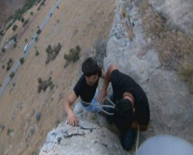 İddiaya Girip Kayalıklara Çıktı Bir Daha İnemedi