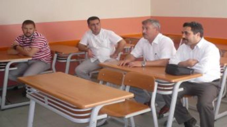 Başkan Yaralı, K&ouml;rfez Dershanesi'nin SBS Başarısını Kutladı