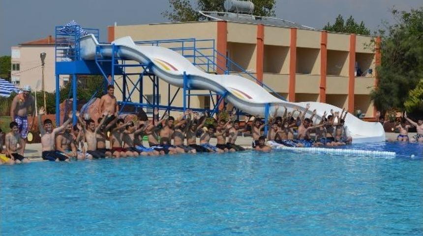 Aydınlı Gen&ccedil;ler Davutlar Gen&ccedil;lik Kampında Eğleniyor