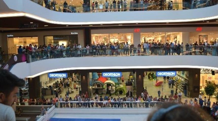 Piazza 4 Milyon Ziyaret&ccedil;iyi Ağırladı