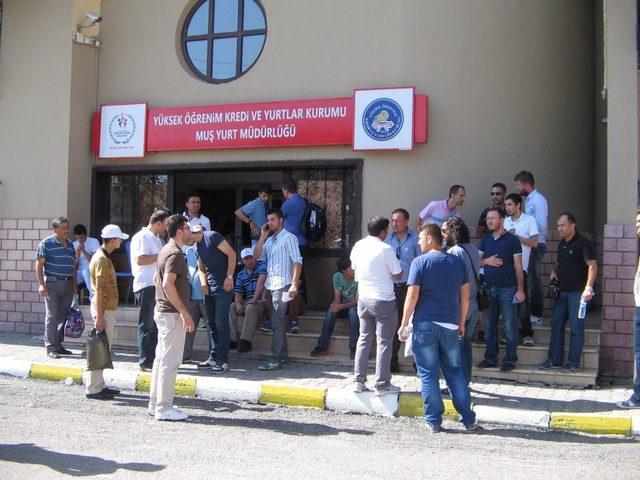 Kıl Çadırda Değil KYK Yurdunda Kaldılar 1