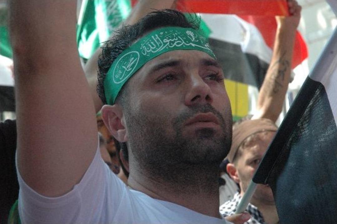 G&ouml;zyaşları Mısır Ve Suriyeli M&uuml;sl&uuml;manlar İ&ccedil;in Aktı