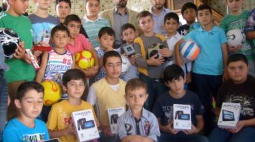 Yaz Kur&rsquo;an Kursu &Ouml;ğrencileri &Ouml;d&uuml;llendirildi