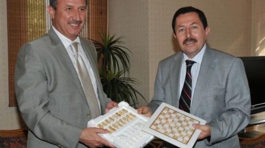 K&uuml;tahya Valisi Yılmaz, Afyonkarahisar Valisi Balkanlıoğlu'nu Ziyaret Etti