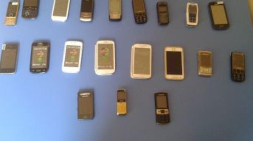 Polis Ka&ccedil;ak Telefon Avında