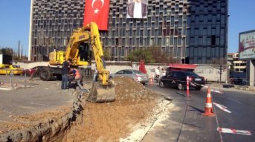 Taksim Meydanı&rsquo;nda Kazı &Ccedil;alışması Başlatıldı