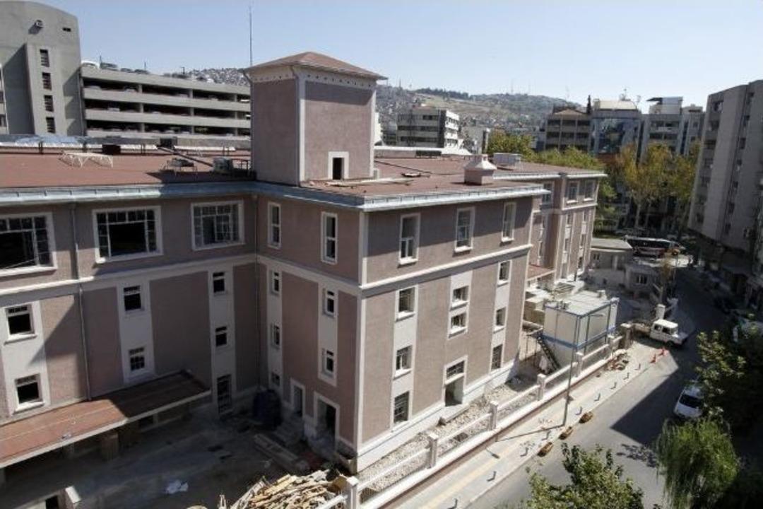 Konak Belediyesi'nden İzmir Polisi'ne Bina Jesti