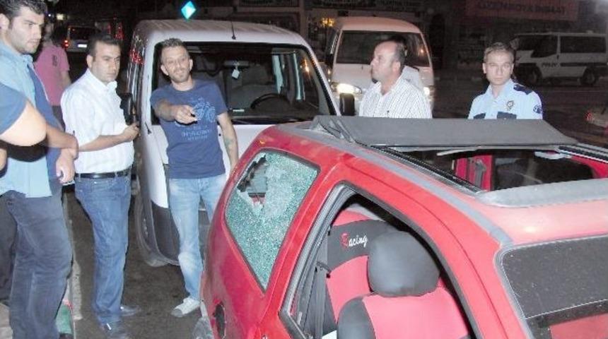 "Kurşunladığı otomobile tabancasını d&uuml;ş&uuml;rd&uuml;"