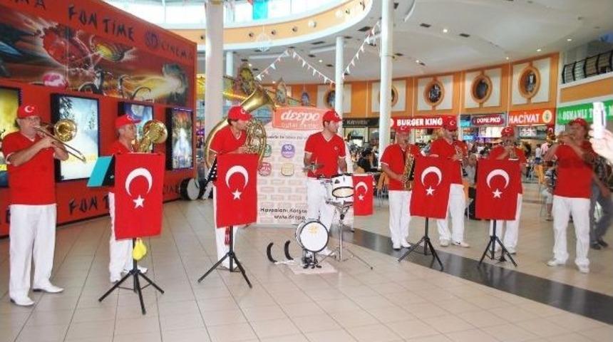 Kent Mızıkacıları Deepo Outlet’te
