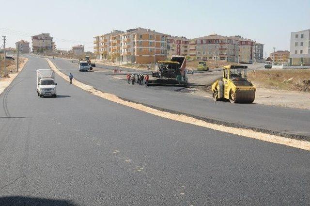 Erdal İnönü Caddesi Asfaltlandı