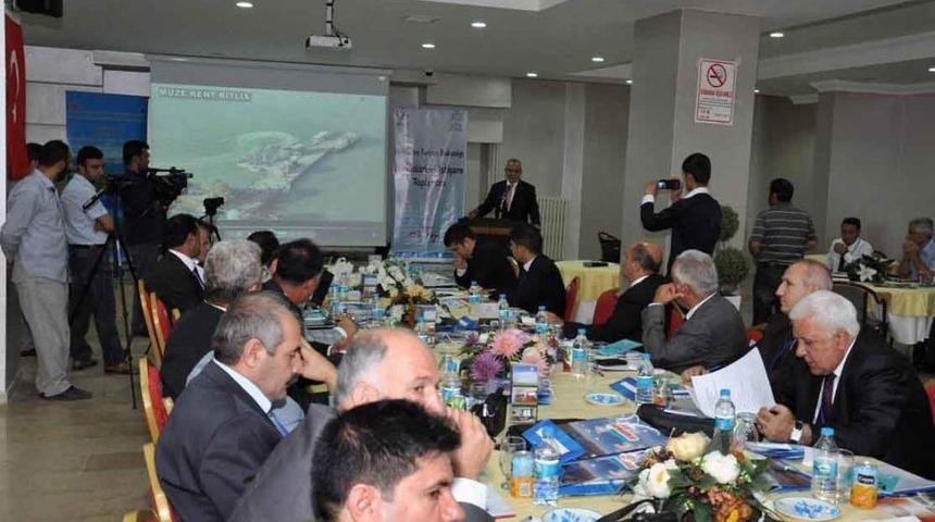 T&uuml;rkiye'nin K&uuml;lt&uuml;r Zenginlikleri Bitlis'te Masaya Yatırıldı