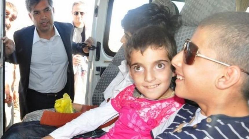 Siverek Kaymakamından Engelli &Ccedil;ocuklara Yardım