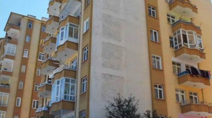 Salon Ve Mutfak Tabanı &Ccedil;&ouml;ken Bina I&ccedil;in Inceleme Başlatıldı