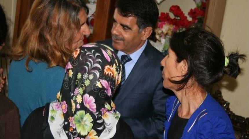 Kars Belediye Başkanı Bozkuş, Ev Toplantılarında Kadınların Sorunlarını Dinliyor