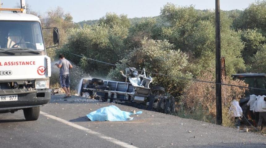 Muğla K&ouml;yceğiz'de Kaza: 2 &Ouml;l&uuml;, 1 Yaralı