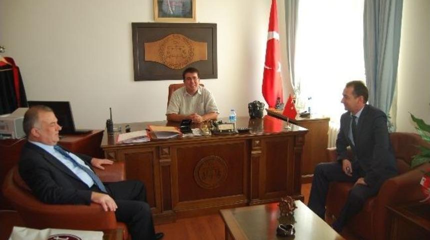 Belediye Başkanı Ve Başkan Yardımcısı Hakim Ve Savcıları Ziyaret Etti