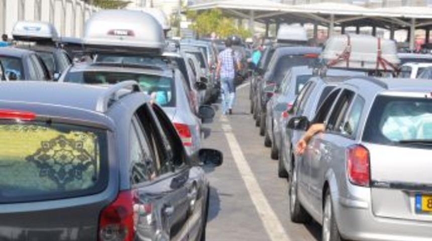 Gurbet&ccedil;ilerin D&ouml;n&uuml;ş &Ccedil;ilesi S&uuml;r&uuml;yor