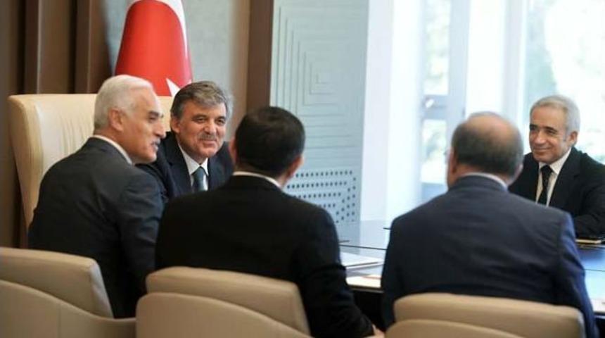 Cumhurbaşkanı G&uuml;l, M&Uuml;SİAD Heyetini Kabul Etti