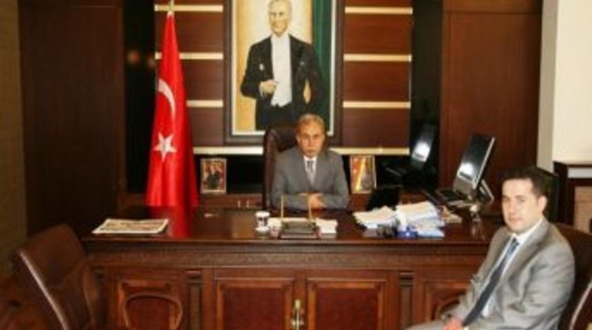 Akyazı&rsquo;nın Yeni Kaymakamı Vali B&uuml;y&uuml;k&rsquo;&uuml; Ziyaret Etti