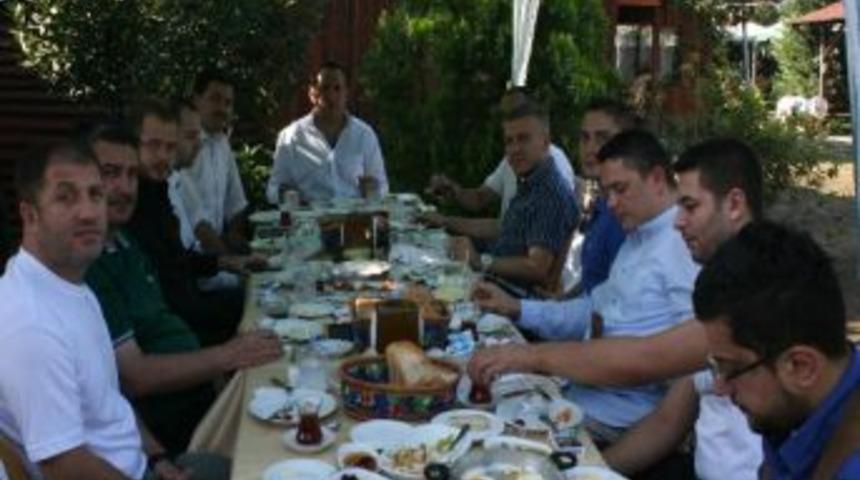 Gen&ccedil; D&uuml;siad Kahvaltıda Bir Araya Geldi