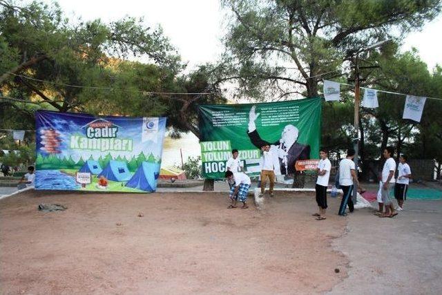 Anadolu Gençlik Derneği Çadır Kampı Ayvalık’ta