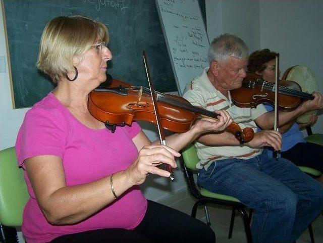 Korkuteli Hem Türk Sanat Müziği Korosu Kuruldu