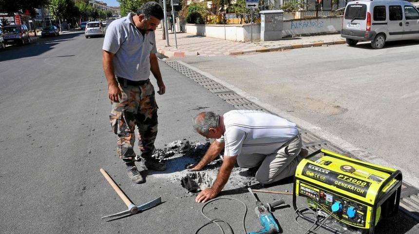 Zile'de R&ouml;gar Kapakları Dedekt&ouml;r Yardımıyla Bulundu